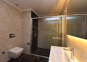 Просторий пентхаус на першій береговій лінії 