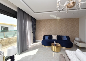 Просторий пентхаус на першій береговій лінії 