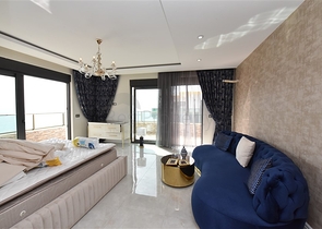 Просторий пентхаус на першій береговій лінії 