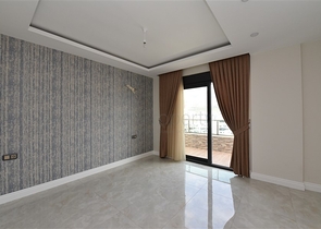 Просторий пентхаус на першій береговій лінії 