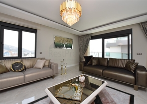 Просторий пентхаус на першій береговій лінії 