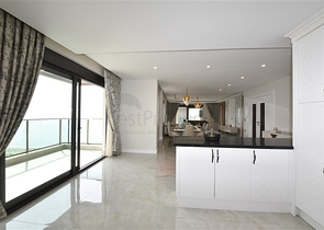 Просторий пентхаус на першій береговій лінії 