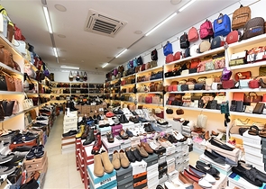 Торгове приміщення в туристичному центрі ТЦ Окурджалара