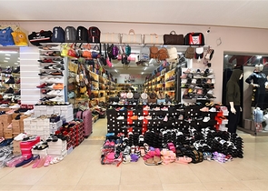 Торгове приміщення в туристичному центрі ТЦ Окурджалара