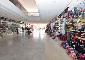 Торгове приміщення в туристичному центрі ТЦ Окурджалара