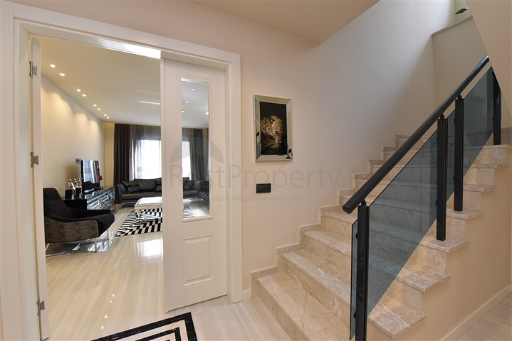 Пентхаус 3 + 1 в Махмутларі на оренду