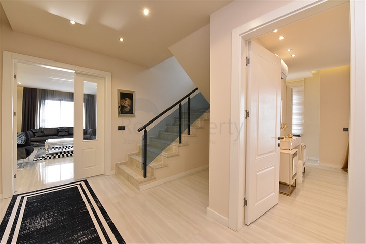 Пентхаус 3 + 1 в Махмутларі на оренду