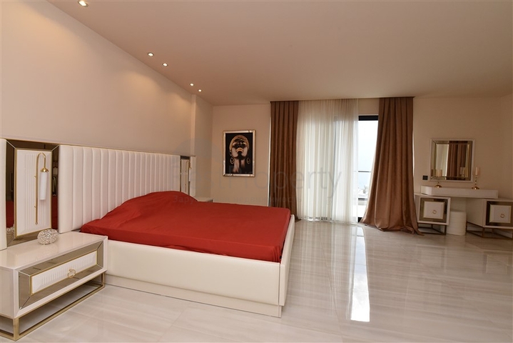 Пентхаус 3 + 1 в Махмутларі на оренду