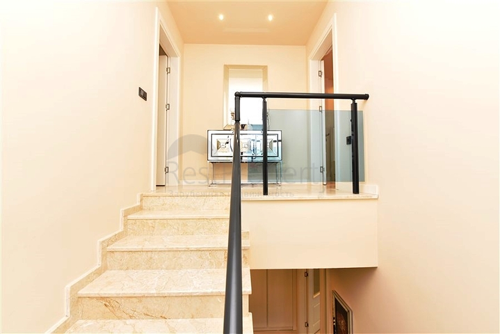 Пентхаус 3 + 1 в Махмутларі на оренду