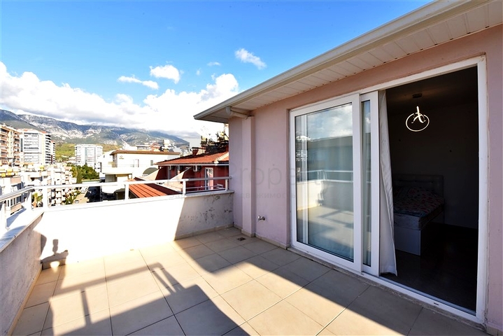 Пентхаус планування 3 + 1 в Махмутларі