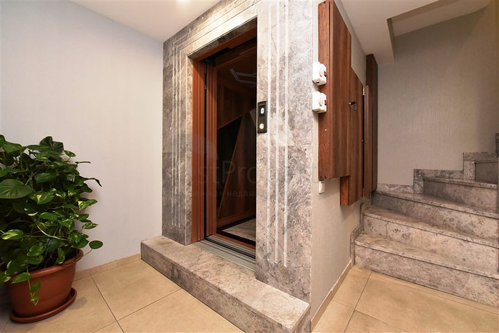 Комерційне приміщення в центрі Аланії