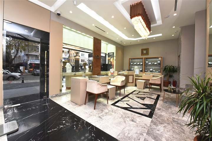 Комерційне приміщення в центрі Аланії