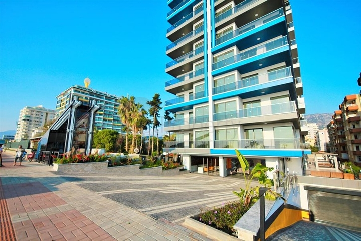 Пентхаус плануванням 2+1 на першій береговій лінії в районі Махмутлар