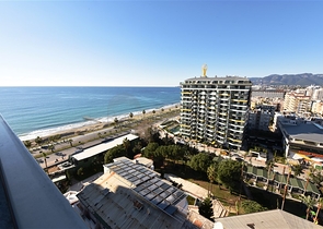 Пентхаус плануванням 2+1 на першій береговій лінії в районі Махмутлар