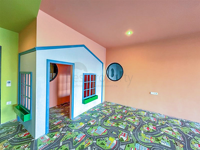 Ультрасучасний дуплекс 3 + 1 зі своїм садом в люксовому комплексі