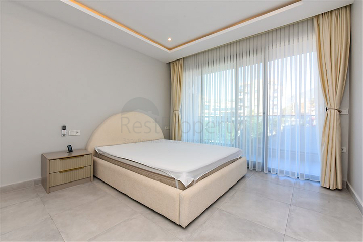 Ультрасучасний дуплекс 3 + 1 зі своїм садом в люксовому комплексі