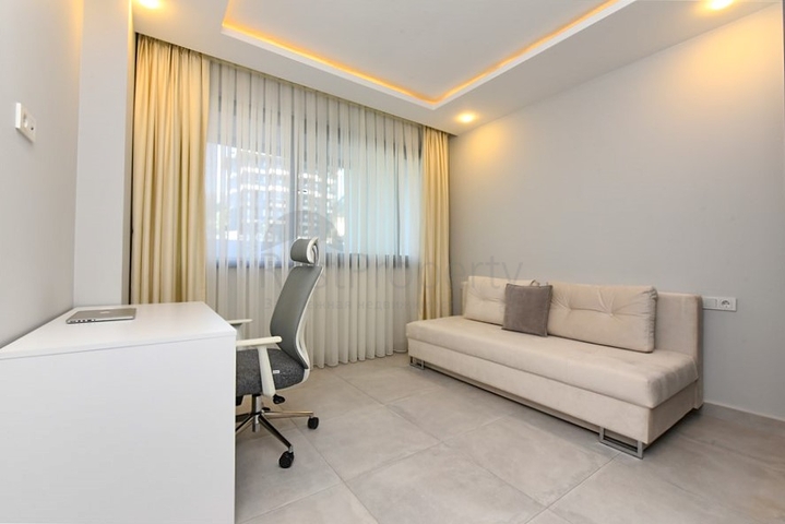 Ультрасучасний дуплекс 3 + 1 зі своїм садом в люксовому комплексі