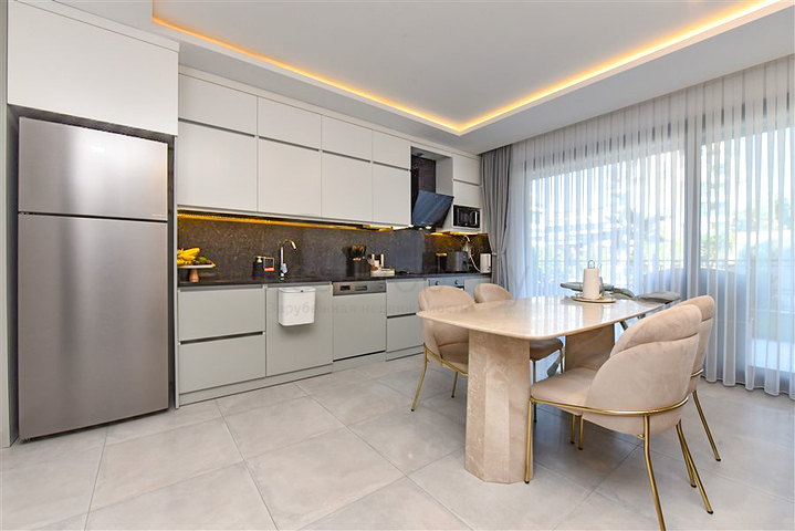 Ультрасучасний дуплекс 3 + 1 зі своїм садом в люксовому комплексі