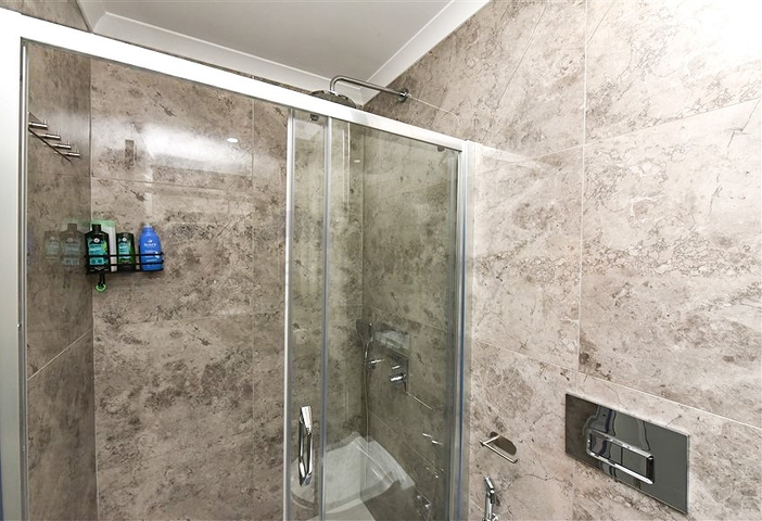 Ультрасучасний дуплекс 3 + 1 зі своїм садом в люксовому комплексі