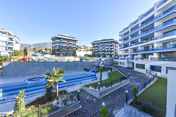 Ультрасучасний дуплекс 3 + 1 зі своїм садом в люксовому комплексі