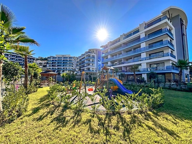 Ультрасучасний дуплекс 3 + 1 зі своїм садом в люксовому комплексі