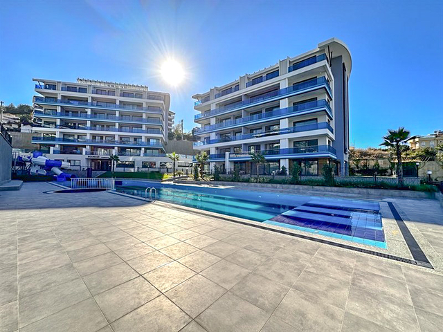 Ультрасучасний дуплекс 3 + 1 зі своїм садом в люксовому комплексі