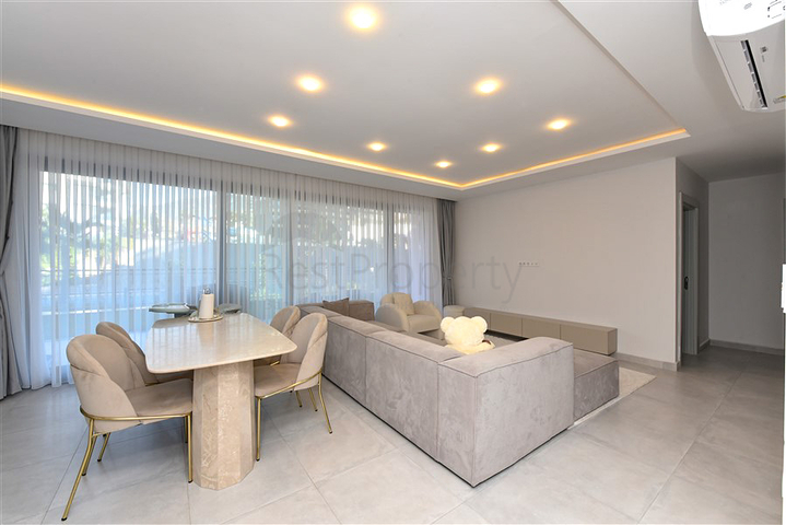 Ультрасучасний дуплекс 3 + 1 зі своїм садом в люксовому комплексі