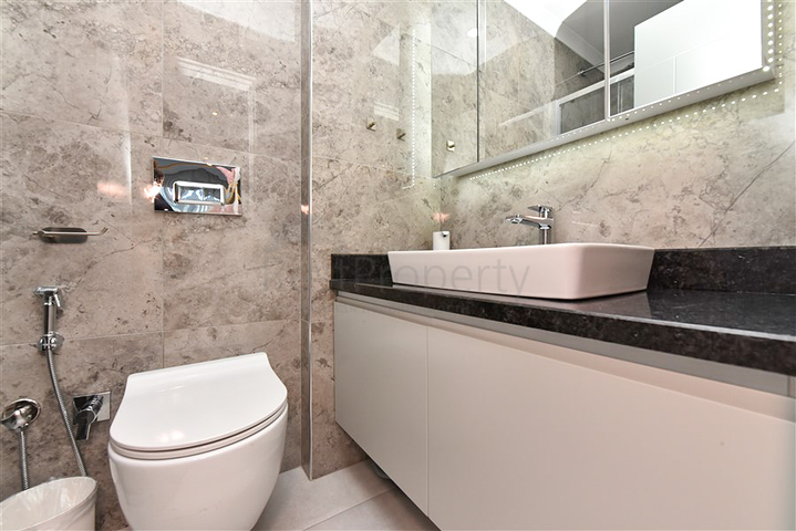 Ультрасучасний дуплекс 3 + 1 зі своїм садом в люксовому комплексі