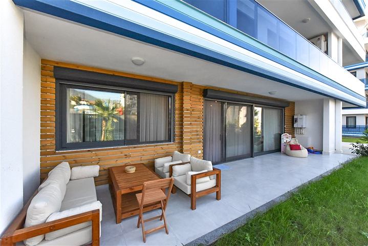 Ультрасучасний дуплекс 3 + 1 зі своїм садом в люксовому комплексі