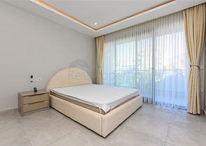 Ультрасучасний дуплекс 3 + 1 зі своїм садом в люксовому комплексі