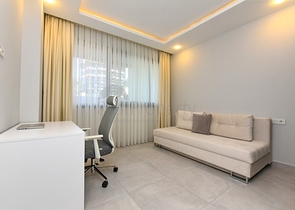 Ультрасучасний дуплекс 3 + 1 зі своїм садом в люксовому комплексі