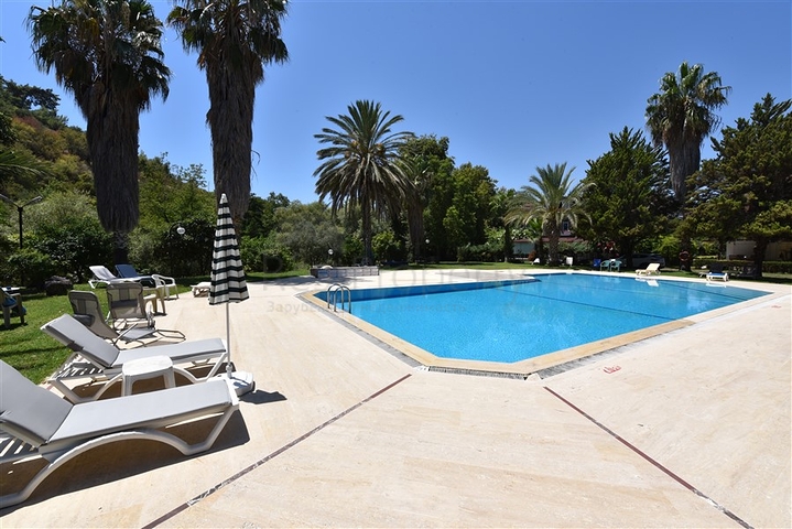 Простора вілла 7 + 1 в районі Кестель