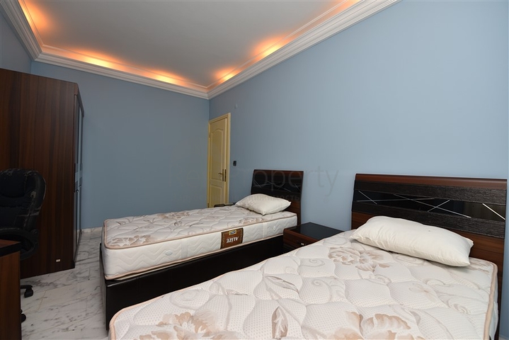 Простора вілла 7 + 1 в районі Кестель