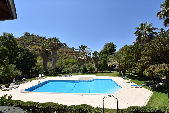 Простора вілла 7 + 1 в районі Кестель