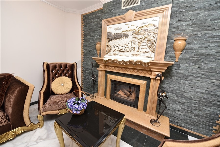 Простора вілла 7 + 1 в районі Кестель