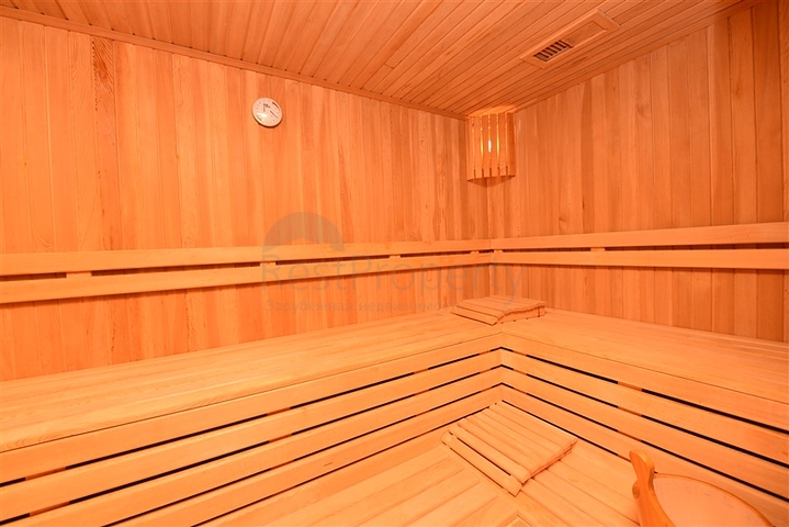 Простора вілла 7 + 1 в районі Кестель