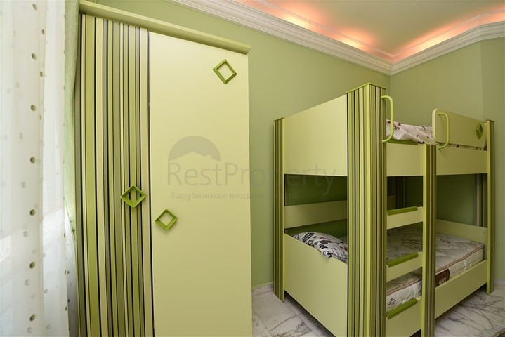 Простора вілла 7 + 1 в районі Кестель