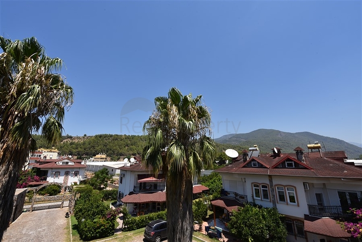 Простора вілла 7 + 1 в районі Кестель