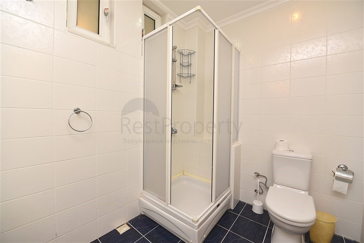 Простора вілла 7 + 1 в районі Кестель