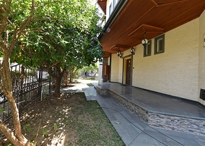 Простора вілла 7 + 1 в районі Кестель