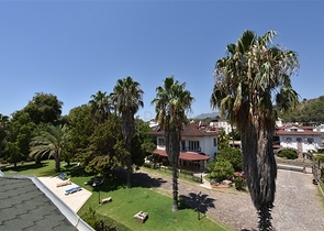 Простора вілла 7 + 1 в районі Кестель