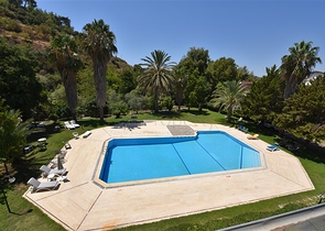 Простора вілла 7 + 1 в районі Кестель