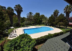 Простора вілла 7 + 1 в районі Кестель