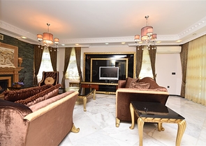 Простора вілла 7 + 1 в районі Кестель