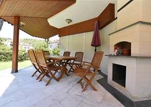 Простора вілла 7 + 1 в районі Кестель