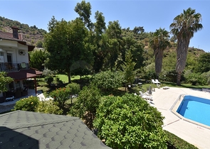 Простора вілла 7 + 1 в районі Кестель