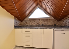 Простора вілла 7 + 1 в районі Кестель