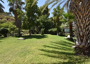 Простора вілла 7 + 1 в районі Кестель