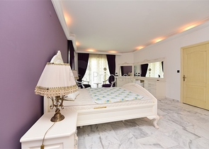 Простора вілла 7 + 1 в районі Кестель