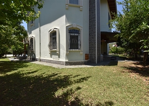 Простора вілла 7 + 1 в районі Кестель